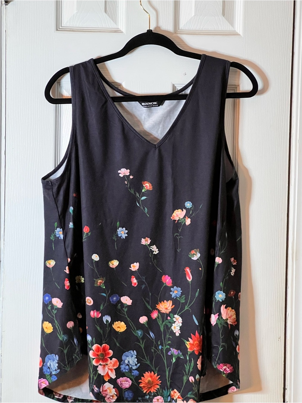 BloomChic Black and Gray Top with Subtle Texture
